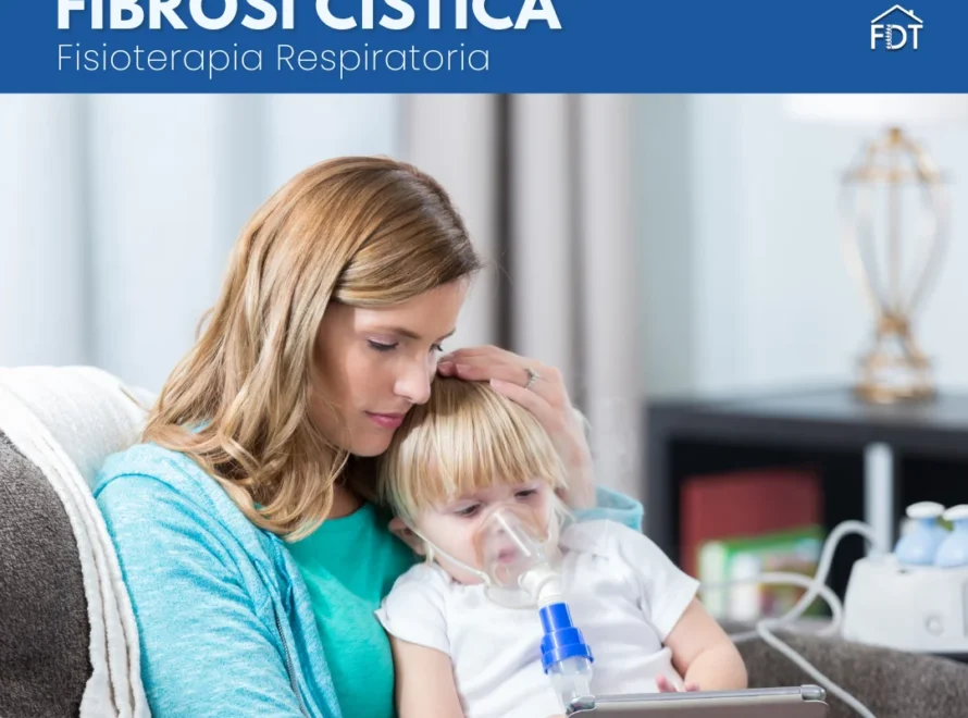Madre aiuta bambino piccolo con maschera per aerosol terapia per fibrosi cistica